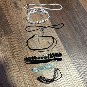 8 chokers